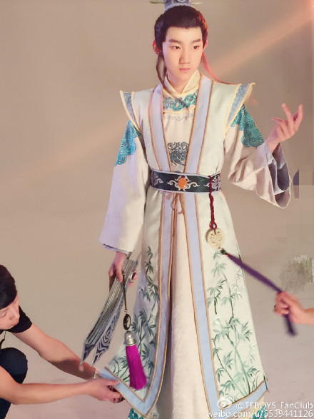 �Ӯ�Ƭ��������ʲô�r���_�� TFBOYS���������ھ�ԇ  TFBOYS�������θ��~�����d