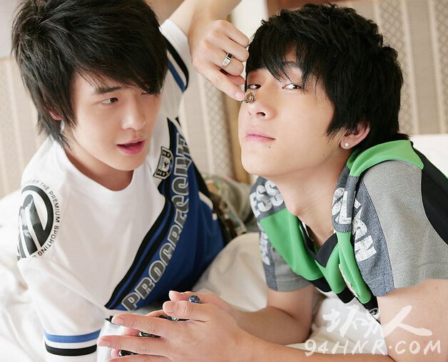 井柏然付辛博是什么关系 井柏然付辛博是同性恋吗 揭秘BoBo解散幕后原因