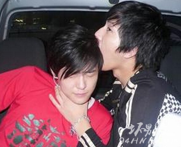 井柏然付辛博是什么关系 井柏然付辛博是同性恋吗 揭秘BoBo解散幕后原因