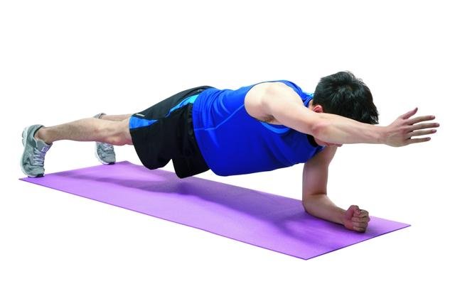 型男健身房:8招唤醒男人沉睡六块肌