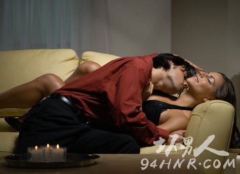 亲吻技巧:女人最喜欢男人亲吻哪个部位