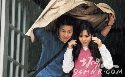 喜欢上公司女同事怎么办 办公室恋情应该这么谈