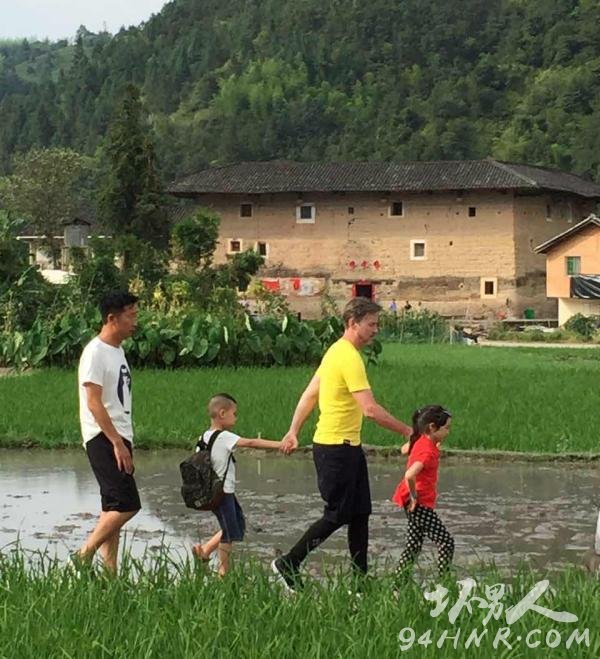 爸爸去哪儿第三季在福建漳州河坑土楼群山村拍摄录制现场图片
