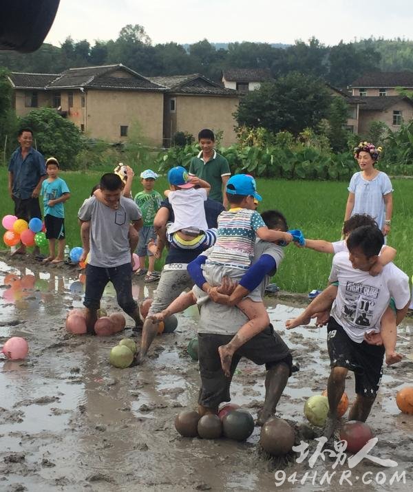爸爸去哪儿第三季在福建漳州河坑土楼群山村拍摄录制现场图片