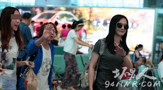 姚晨為什么給女粉絲排隊購買食物 姚晨幫女粉絲買食物的內幕