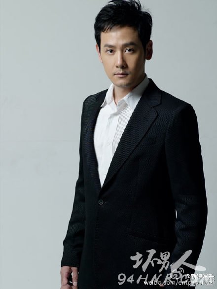 邱心志与何以玫菅韧姿约会逛街被拍 邱心志与小23岁女友菅韧姿恋情曝光