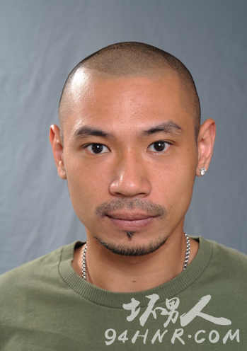 台湾艺人金刚李信樵酒店斗殴监控视频 友人持枪示威 开枪男子是谁|和李信樵是什么关系