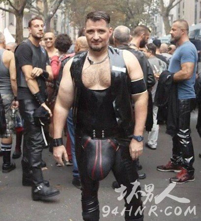 45岁德国大叔增大下体找回自信