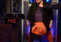 世界上最大的阴囊 两个睾丸重50公斤