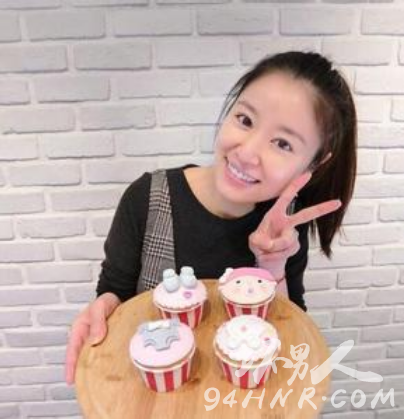 从林心如晒蛋糕照看怀的是男孩还是女孩