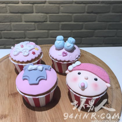 从林心如晒蛋糕照看怀的是男孩还是女孩