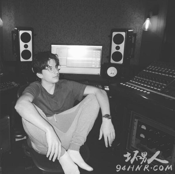 断眉哥查理普斯