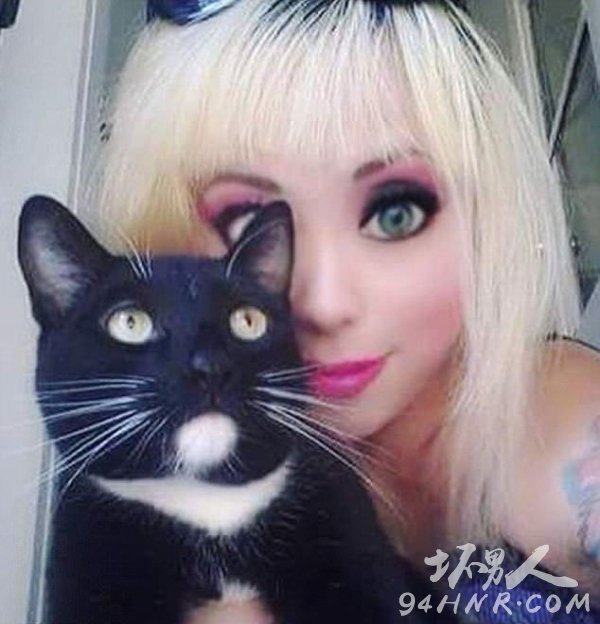 美国女子整成芭比