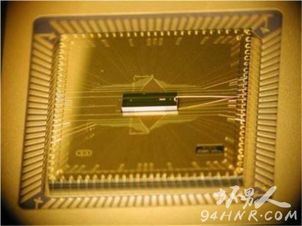 光量子计算机和量子计算机的区别是什么