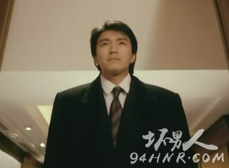 男士长大衣如何选 赌神和犀利哥只有“衣布之遥”