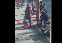 小哥被老太太偷走外卖!这位老太太是谁?为什么这么做!