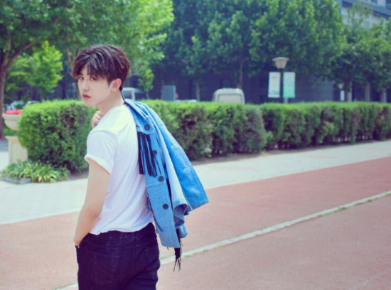 蔡徐坤被公司炒了吗