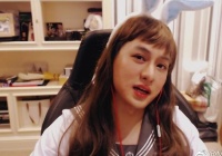 ݮŮװƬһŮϵ ŵ΢Цݮ˶Լ