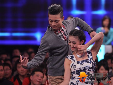 ·Ç³ÏÎðÈÅÍõ衱»Ë´ø×ßÁË Íõè¡ÐìΡǣÊÖʧ°ÜÊÓÆµÆØ¹â