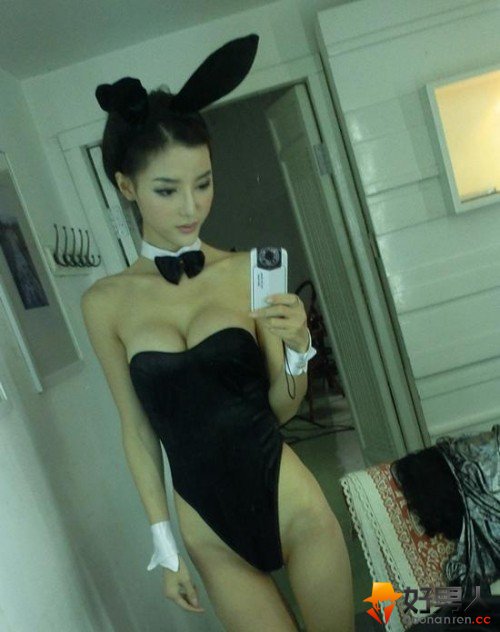 嫩模李颖芝喷血兔女郎自拍照曝光 超尺度露美乳