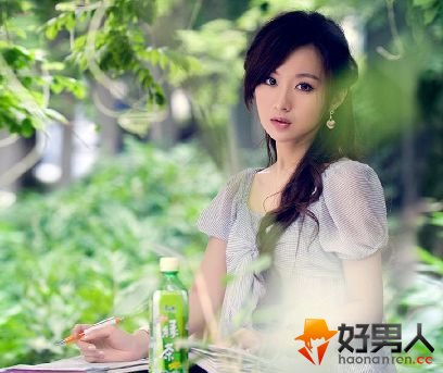 �Ϲ����Ҹ���Ů�ڴ�