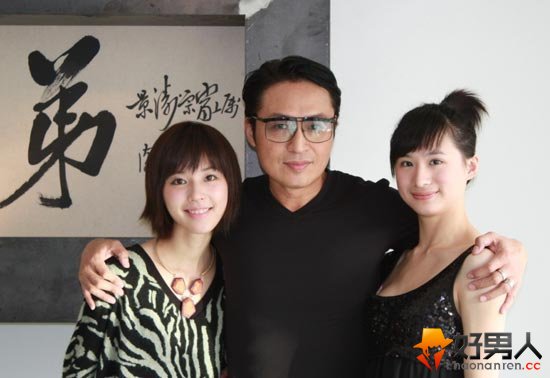 妖艳女叫来我老公