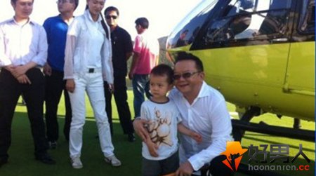 王刚老婆郑艳东