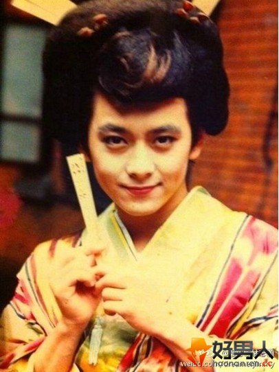 39岁林志颖晒“伪娘”照