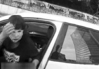 女司机敷面膜开车视频 敷面膜开车的女司机是谁 女司机个人资料及背景