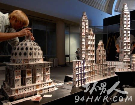 世界最大型扑克牌建筑物 扑克牌建筑师Bryan Berg创纪录