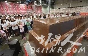 世界最大巧克力 重达5570公斤