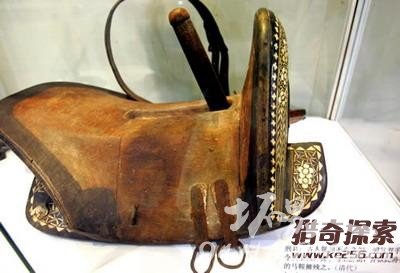 古代处罚女人专用刑具 木驴让女人下体血流成河