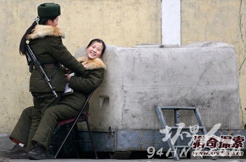 ���˸�Ȣ����Ů�������۳���Ů��Ϊ�μ޲���ȥ