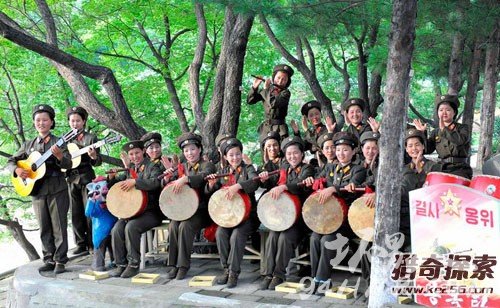 ���˸�Ȣ����Ů�������۳���Ů��Ϊ�μ޲���ȥ