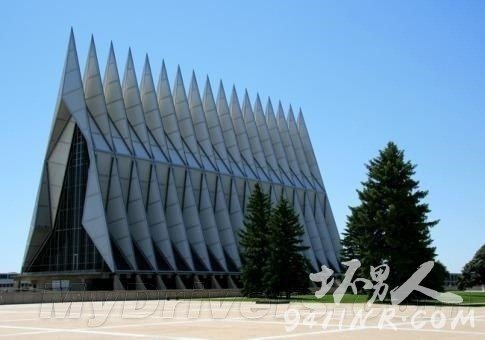 վѧԺ(United States Air Force Academy)λڿ˹˹