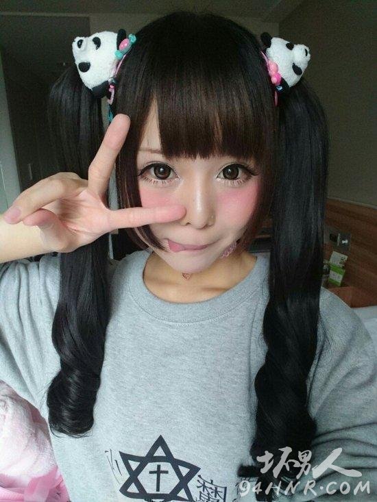 高超的化妆技术 妹子一人装扮好几位二次元人物