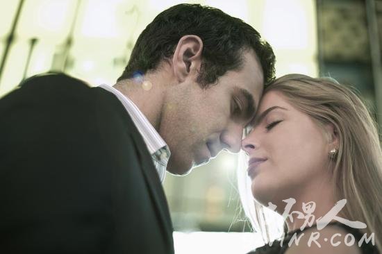 老司机教你如何用暧昧把女人玩弄于股掌之间3 老司机教你如何用暧昧把女人玩弄于股掌之间3