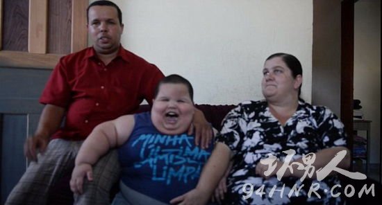 医生认为,米塞尔可能患有普拉德-威利综合症,患者总是感觉饥饿,渴望吃东西(网页截图)