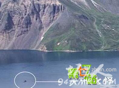 惊呆!游客目睹天池怪兽出水 当场被吓晕