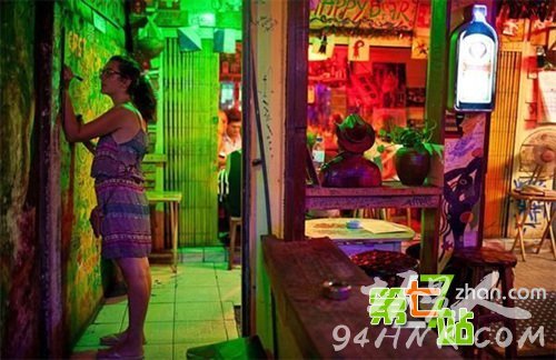 ʵ��̩������ҹ�����Ů������˺���