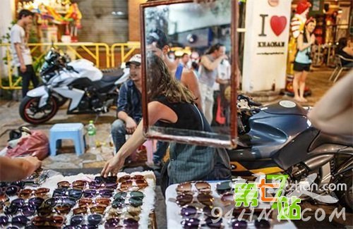 ʵ��̩������ҹ�����Ů������˺���