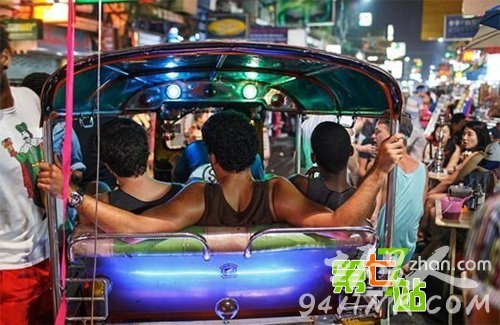 ʵ��̩������ҹ�����Ů������˺���