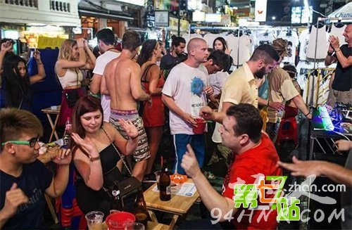 ʵ��̩������ҹ�����Ů������˺���