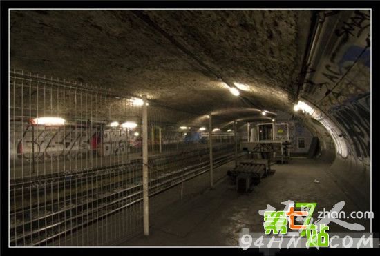 北京地铁10号线闹鬼!监控记录完整再现