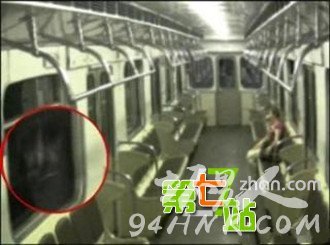北京地铁10号线闹鬼!监控记录完整再现