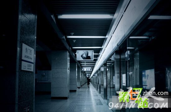 北京地铁10号线闹鬼!监控记录完整再现