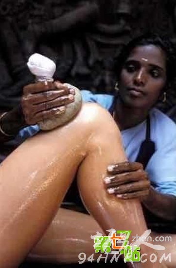揭印度神秘女体按摩 场面香艳男人把不住